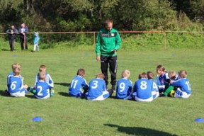 九游正版入口-中国足球女足后防线协作战术与防守策略研究，中国女足战术打法