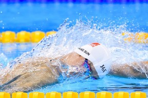 九游正版入口-湖畔热战正酣，赛事经济持续升温